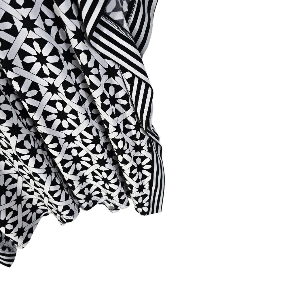 Roz & Ali Black and White Geometric Blouse - Picture 5 of 6
